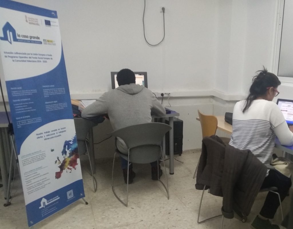 Tutoria grupal para la búsqueda de empleo por la red 72984341 2404703609579375 4093015657409413120 O 1024x800