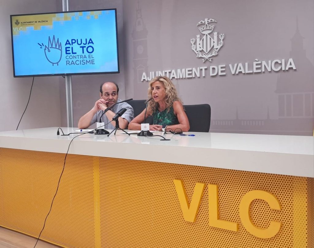 El Ayuntamiento de Valencia refuerza contra la xenofobia 1003 Xarxa Apuja El To Contra El Racisme 02 1024x807